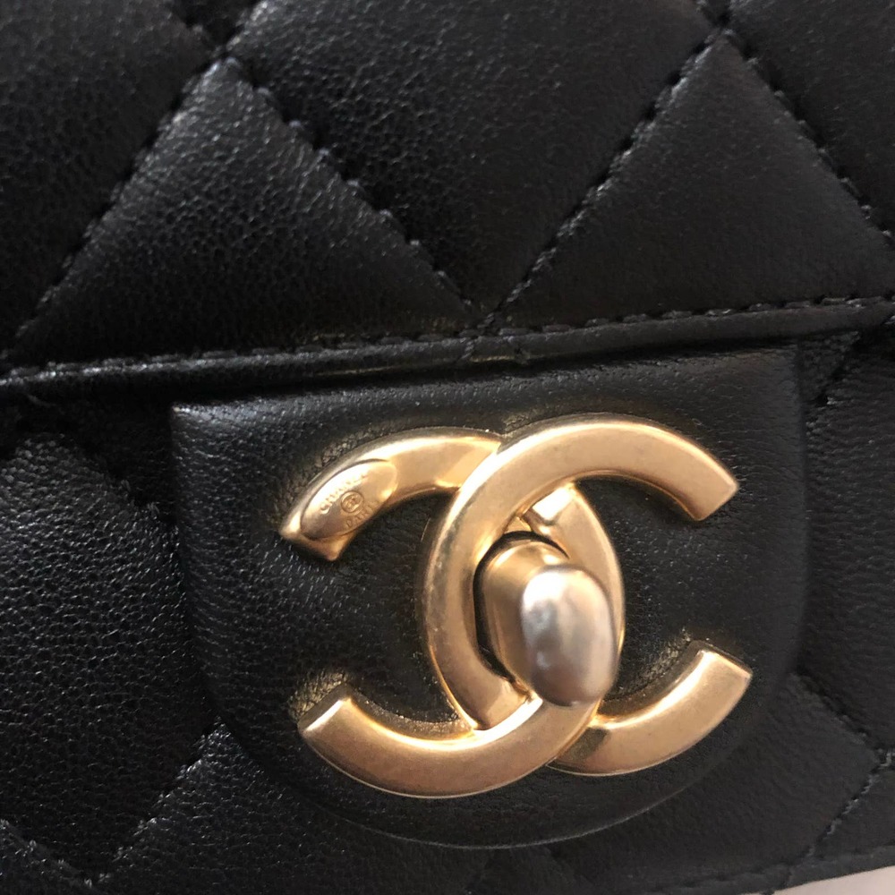 Chanel Medium Black Goatskin Chic Pearls Quilted Flap Bag - Picture 3 of 12